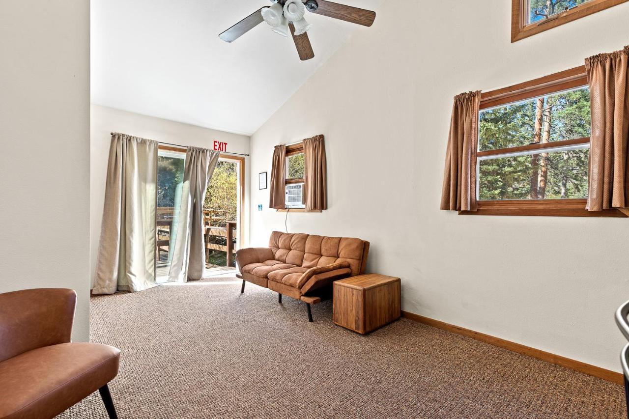 Harney Camp Cabins Hill City Bagian luar foto