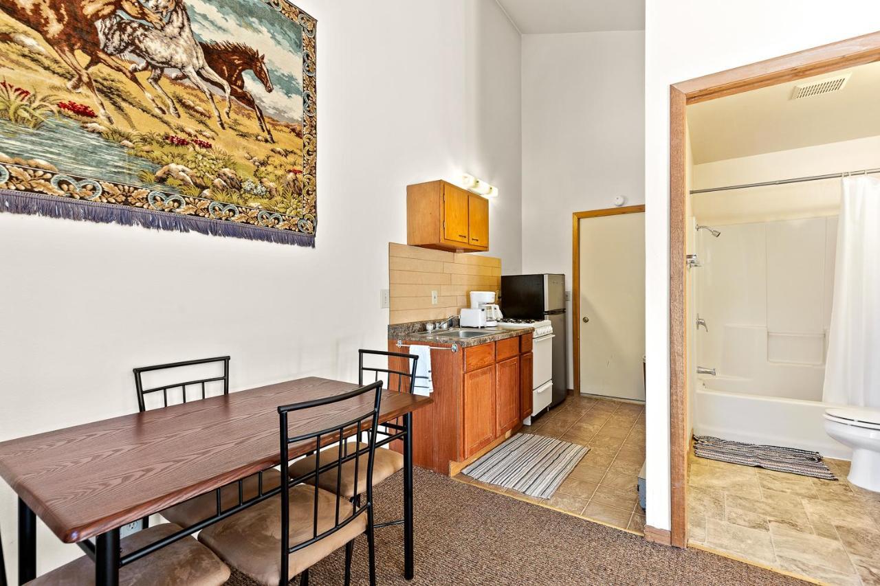 Harney Camp Cabins Hill City Bagian luar foto