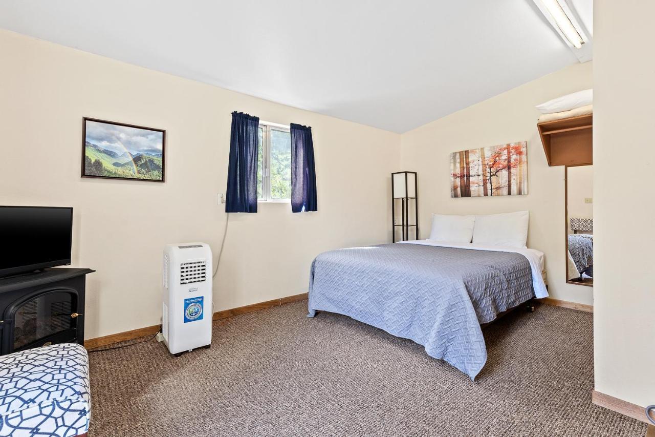 Harney Camp Cabins Hill City Bagian luar foto