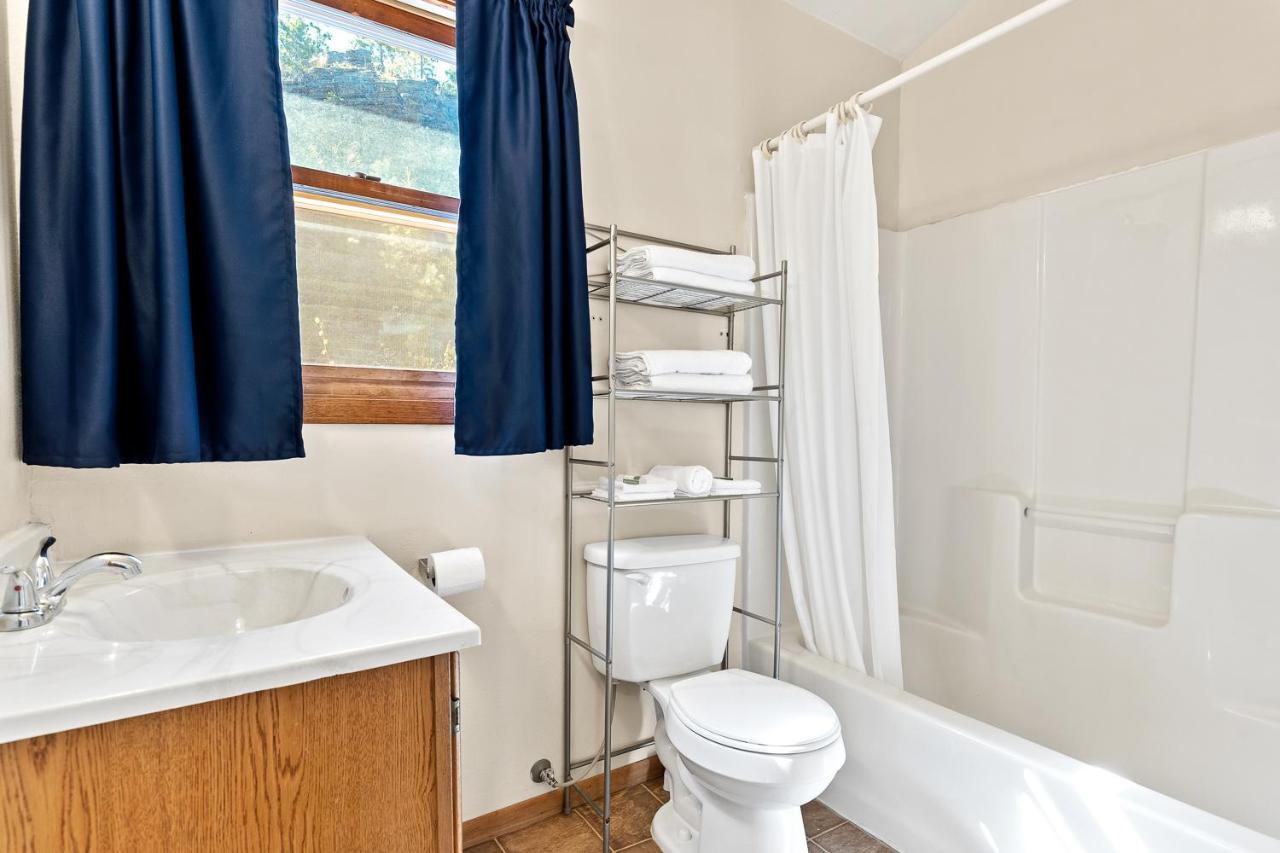 Harney Camp Cabins Hill City Bagian luar foto