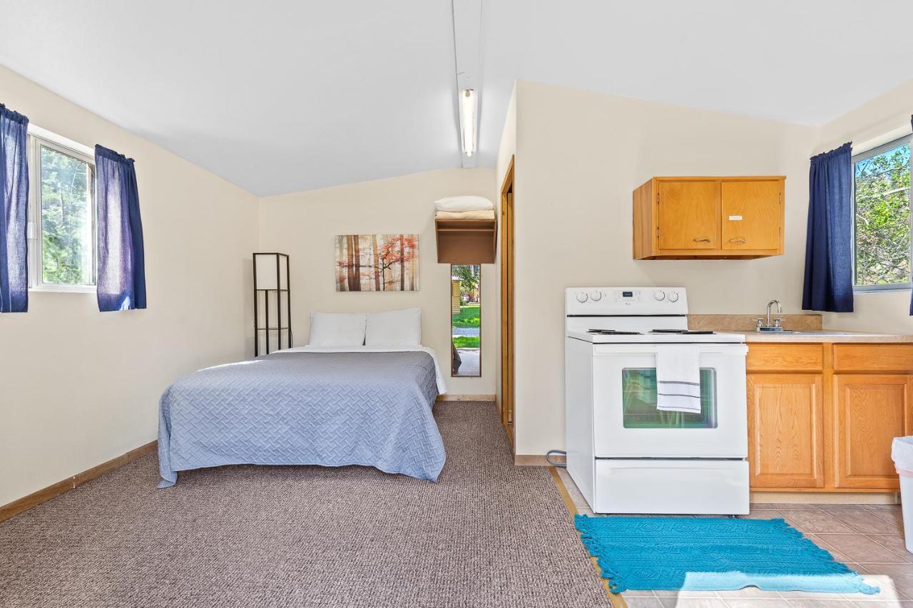 Harney Camp Cabins Hill City Bagian luar foto