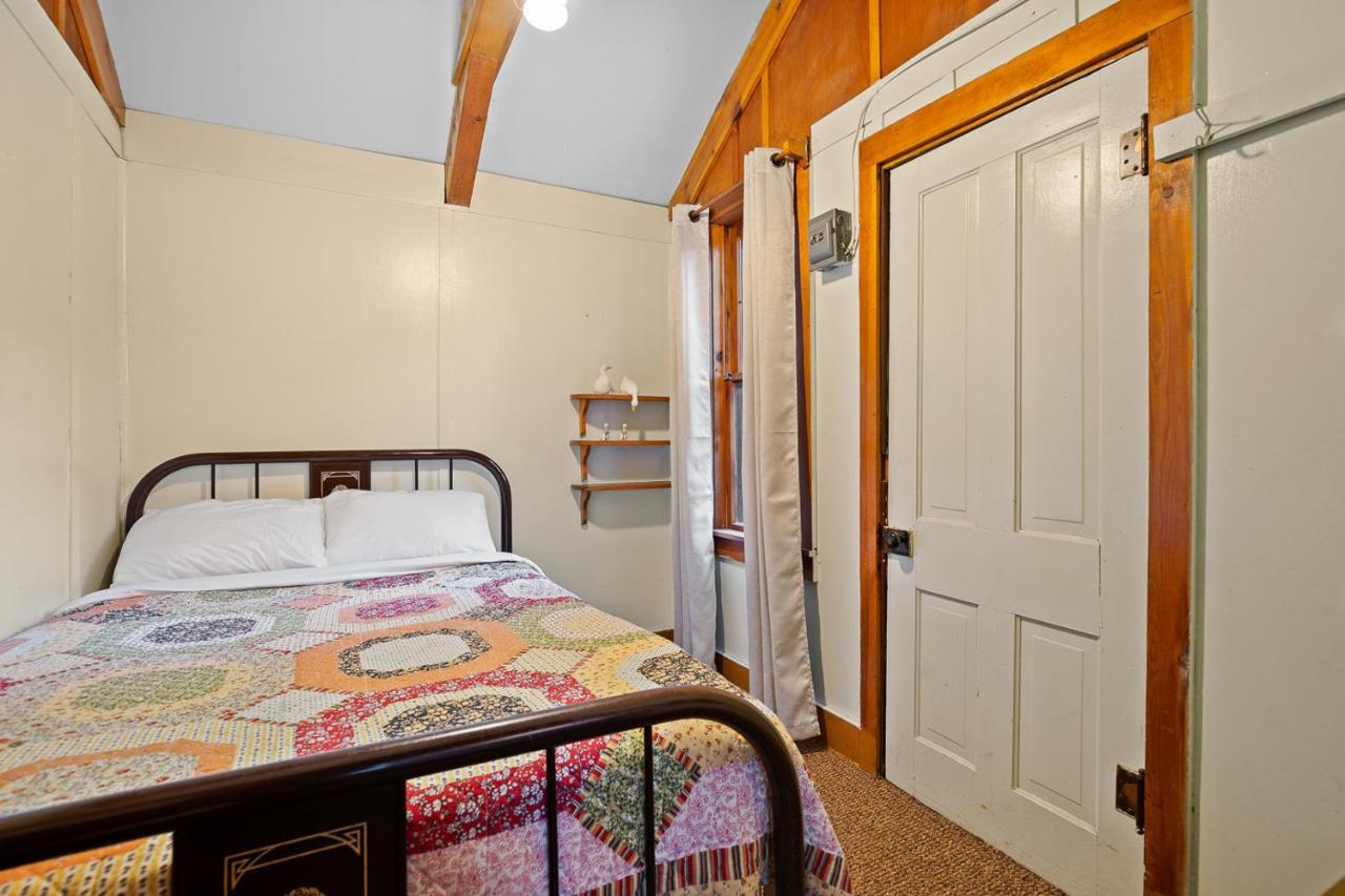Harney Camp Cabins Hill City Bagian luar foto